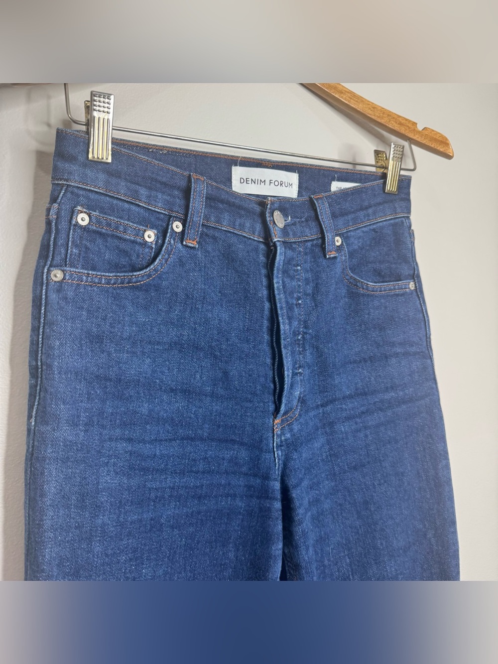 Aritzia Denim Forum Arlo High Rise Straight Button Fly Dark Wash Jeans 25 28L - Picture 2 of 10